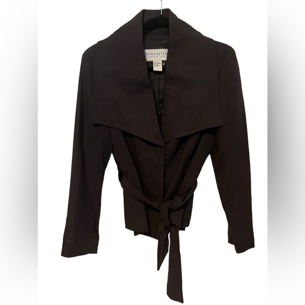 Docaster Signature  Wool Chocolate Brown Oversized Collar Tie Blazer size 8.